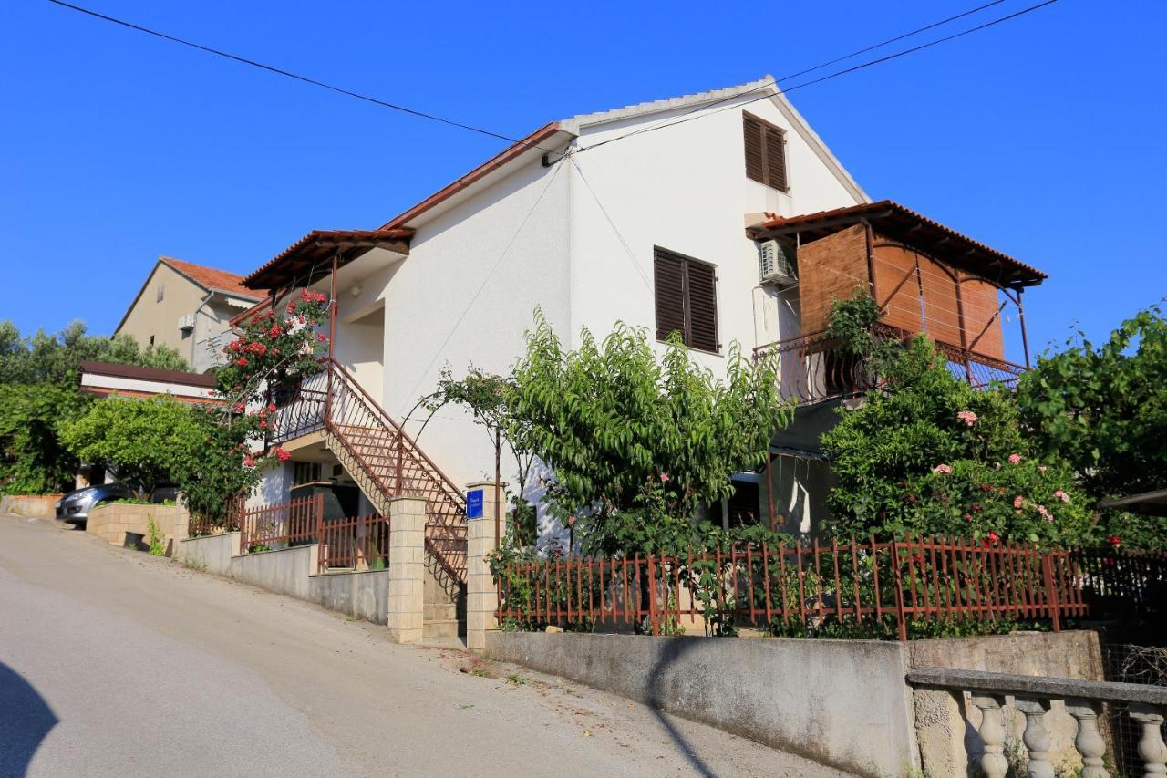 Apartments With A Parking Space Okrug Gornji, Ciovo - 1107 Trogir Exterior photo